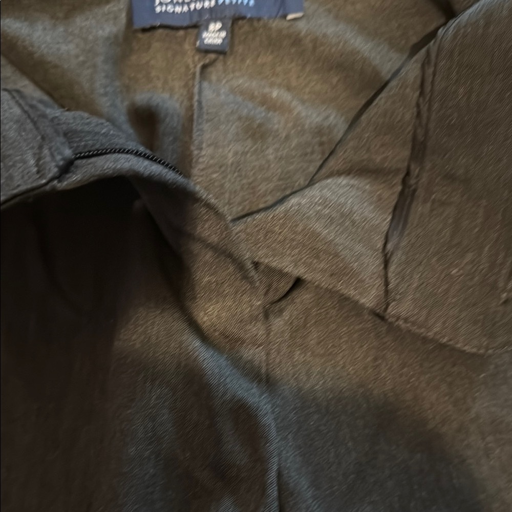 Jones New York Black Trousers with Flat Front and Tailored Fit - Picture 3 of 5